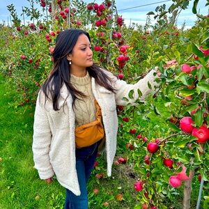 Meet your Posher, Gabriela